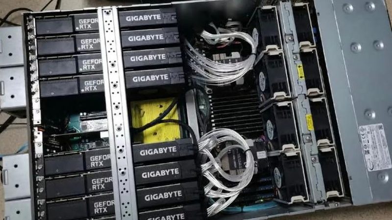 吸尘器按照工作原理可以分为以下几类：